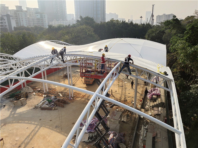 JXF吉祥坊-中山公园门球场膜结构雨棚项目施工中