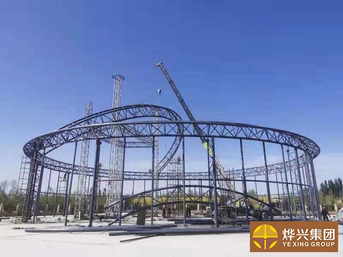 JXF吉祥坊-新疆喀什马戏团膜结构表演馆建设中