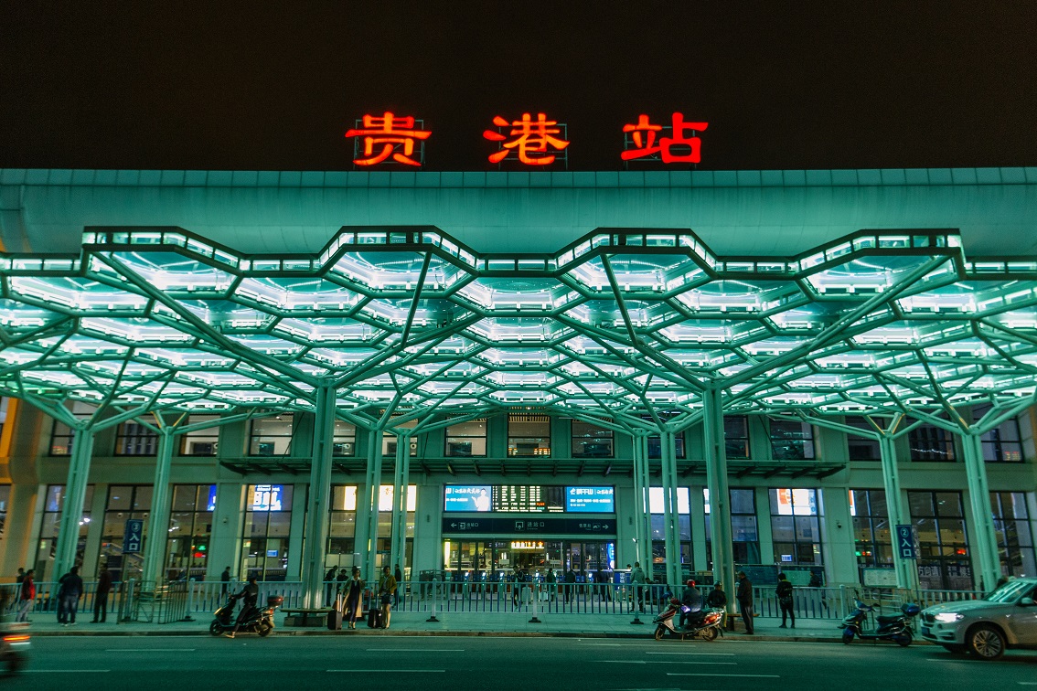 JXF吉祥坊-贵港高铁站广场ETFE膜结构雨棚